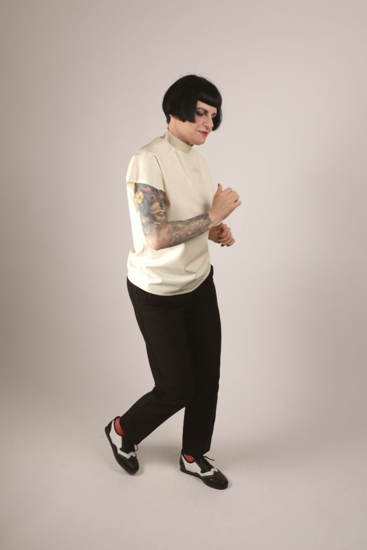 Anja dancing to Soul Music in our white loose 60s sleeveless top.