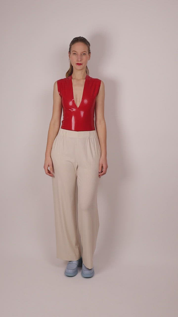 video-of-model-in-red-latex-tarza-and-jane-vneck-body